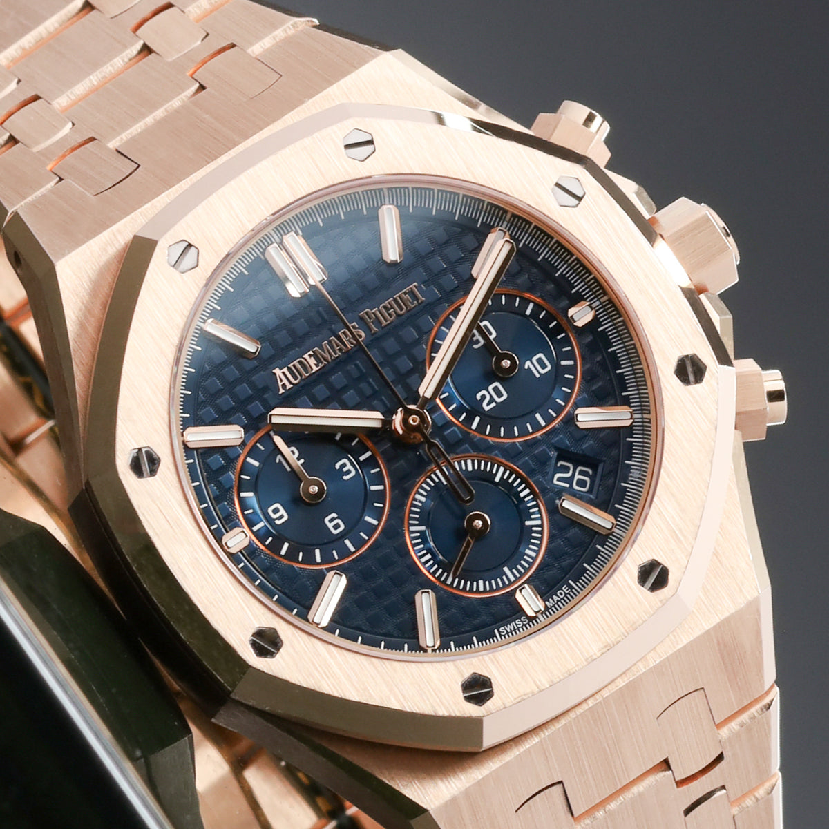 AP Royal Oak 2022 Complete 38mm 18k Rose Gold Blue Dial 18k Rose Gold Octagonal Bezel 18k Rose Gold Integrated Bracelet 26715OR
