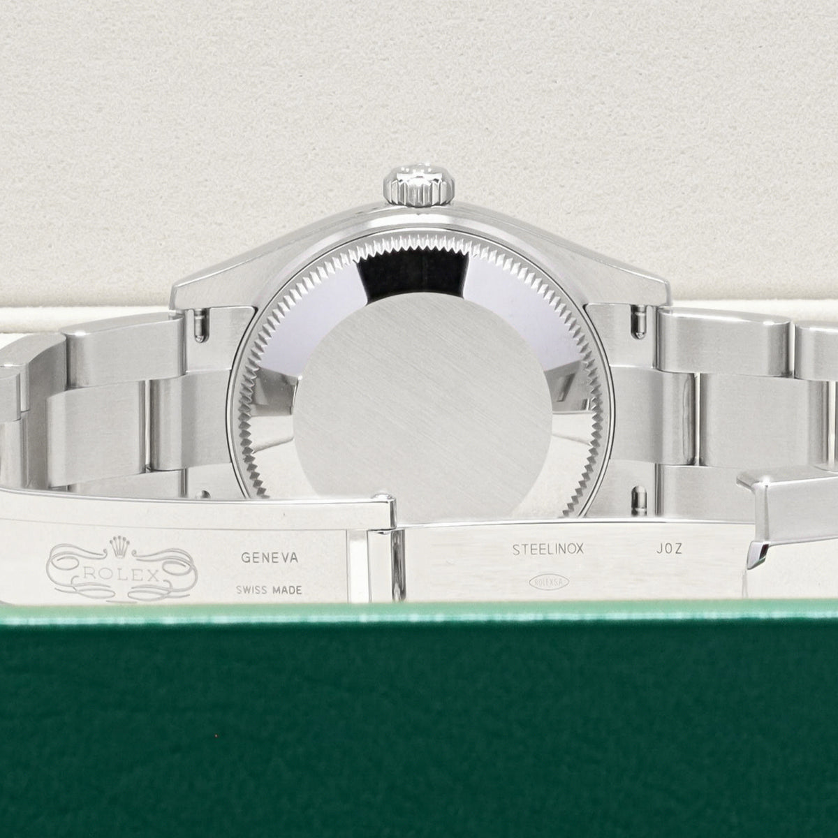 Rolex Oyster Perpetual 2026  Complete 31mm Oystersteel Silver Dial Smooth Bezel Oyster Bracelet 278240