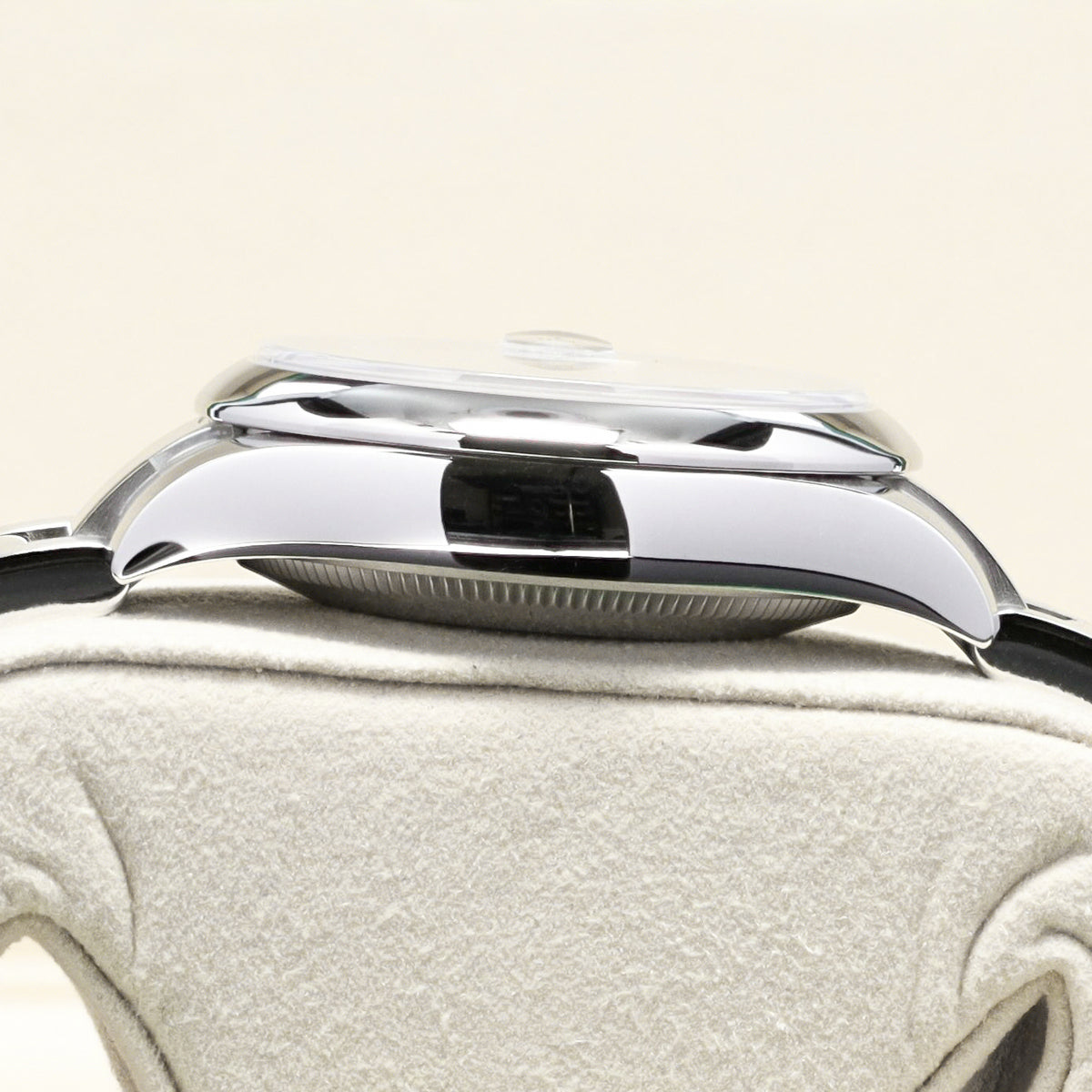 Rolex Oyster Perpetual 2026  Complete 31mm Oystersteel Silver Dial Smooth Bezel Oyster Bracelet 278240