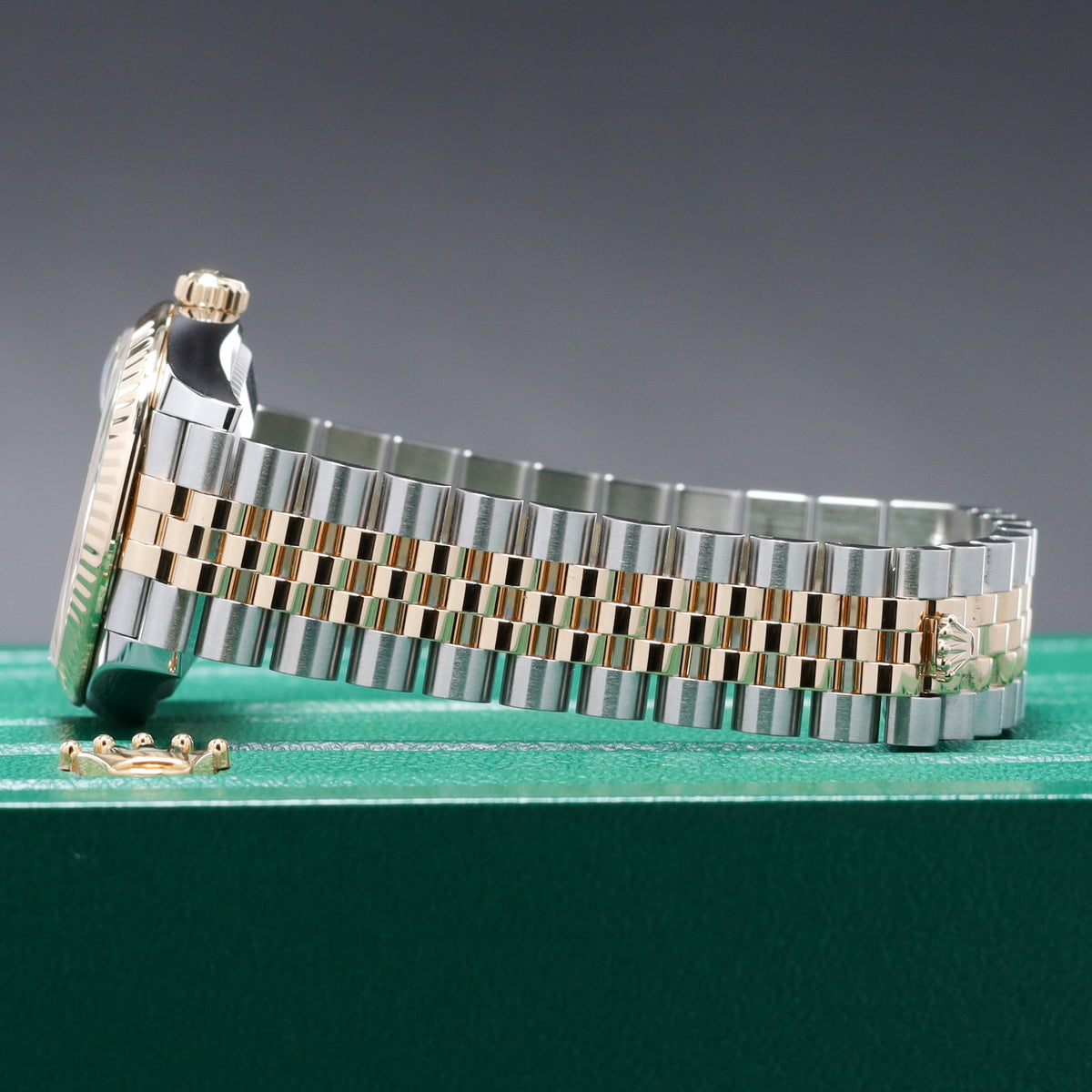 Rolex Datejust 2025 Complete 31mm Oystersteel and Yellow Gold Grey with Diamond Hour Markers Dial Yellow Gold Fluted Bezel Two-Tone Jubilee Bracelet 278273