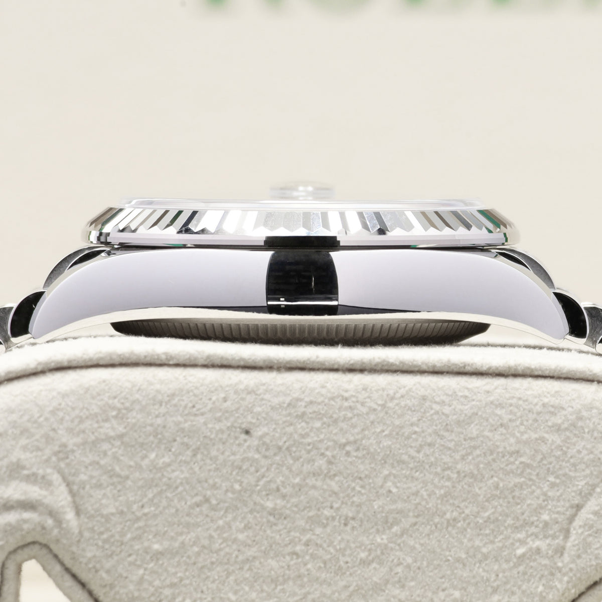 Rolex Datejust 2025 Complete 31mm Oystersteel Green Dial Fluted Bezel Jubilee Bracelet 278274