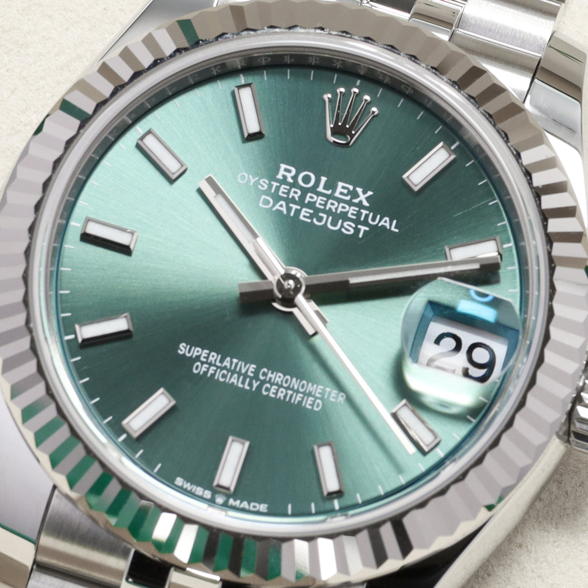 Rolex Datejust 2025 Complete 31mm Oystersteel Green Dial Fluted Bezel Jubilee Bracelet 278274