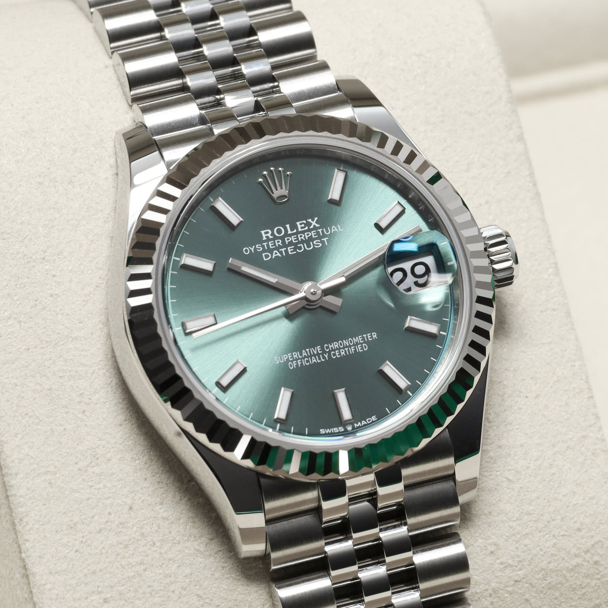 Rolex Datejust 2025 Complete 31mm Oystersteel Green Dial Fluted Bezel Jubilee Bracelet 278274