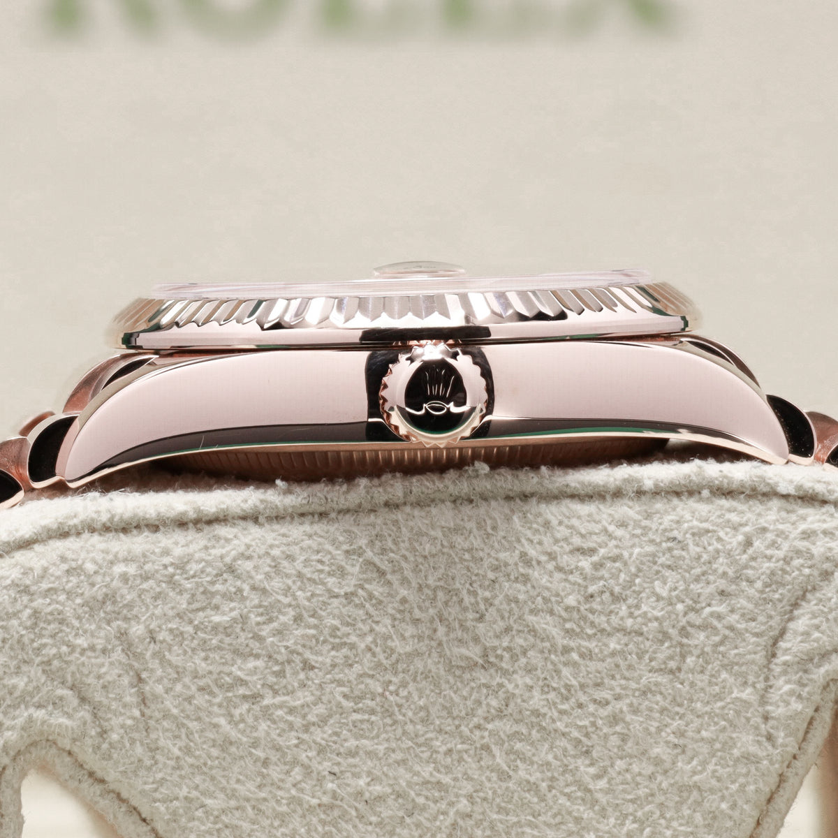 Rolex Datejst 2021 Complete 31mm 18k Everose Gold Rose Champagne Dial 18k Everose Gold Fluted Bezel President Bracelet 278275