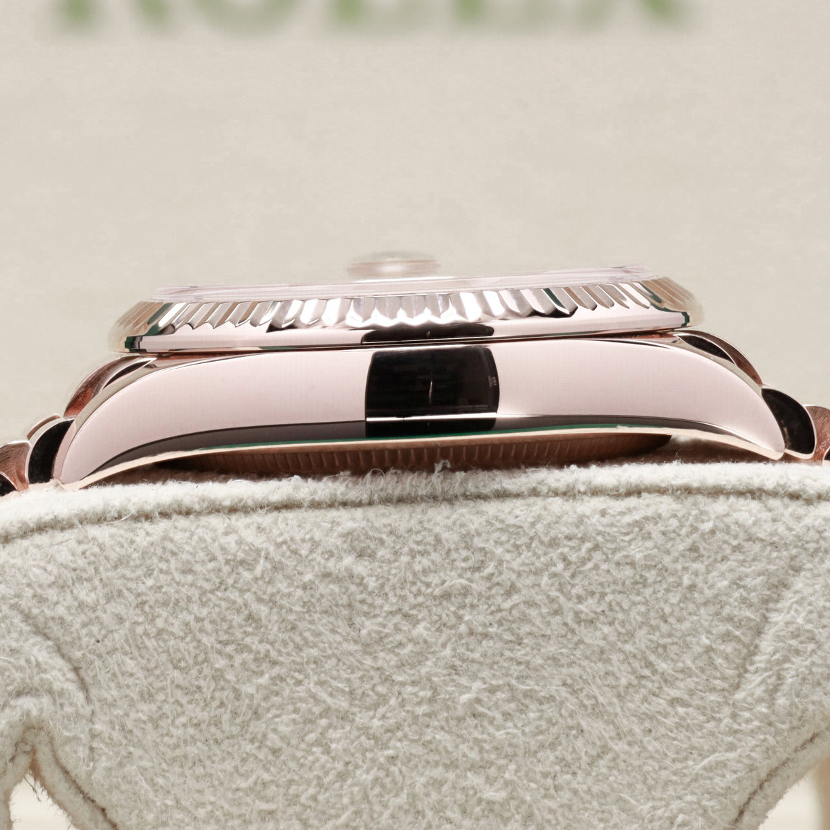 Rolex Datejst 2021 Complete 31mm 18k Everose Gold Rose Champagne Dial 18k Everose Gold Fluted Bezel President Bracelet 278275