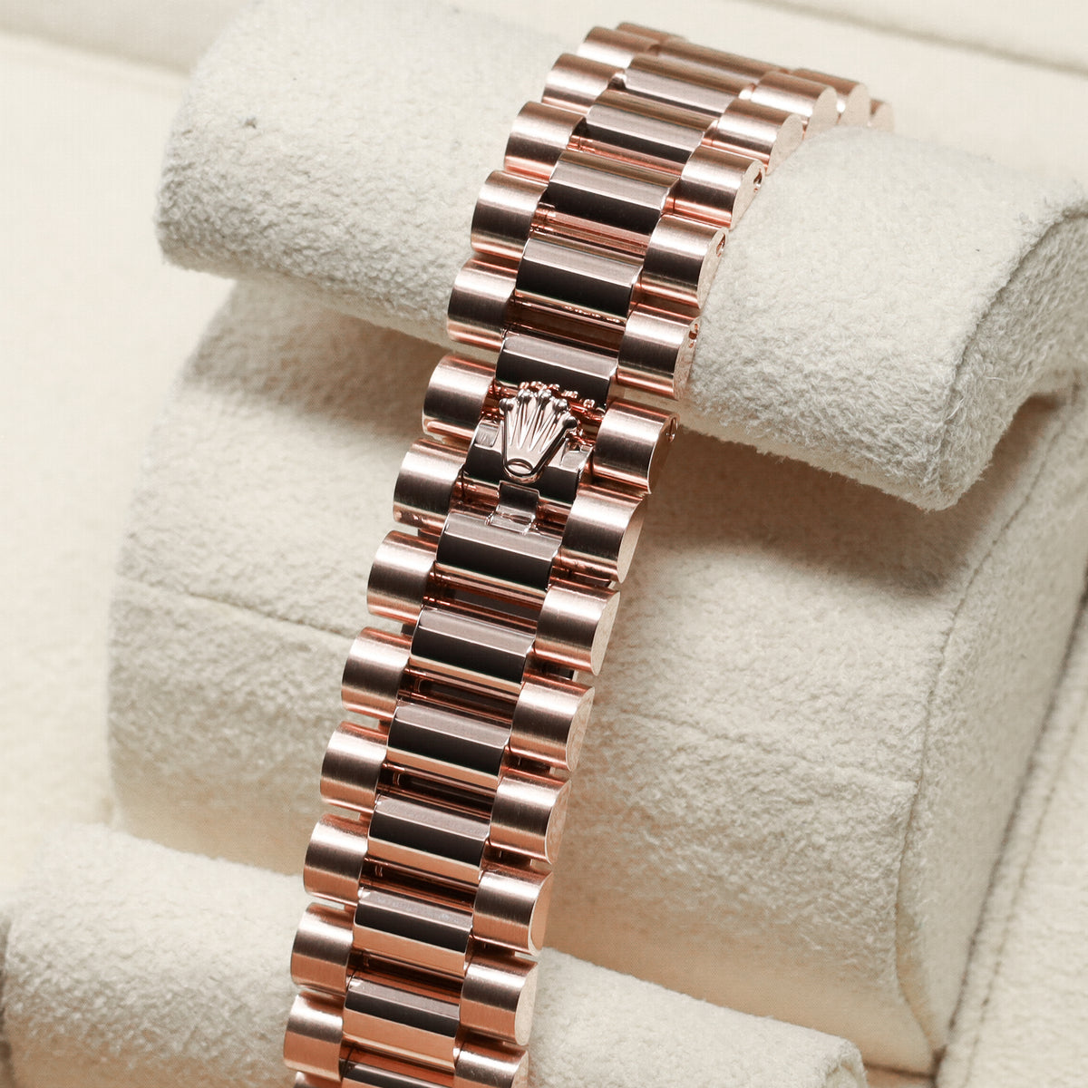 Rolex Datejst 2021 Complete 31mm 18k Everose Gold Rose Champagne Dial 18k Everose Gold Fluted Bezel President Bracelet 278275