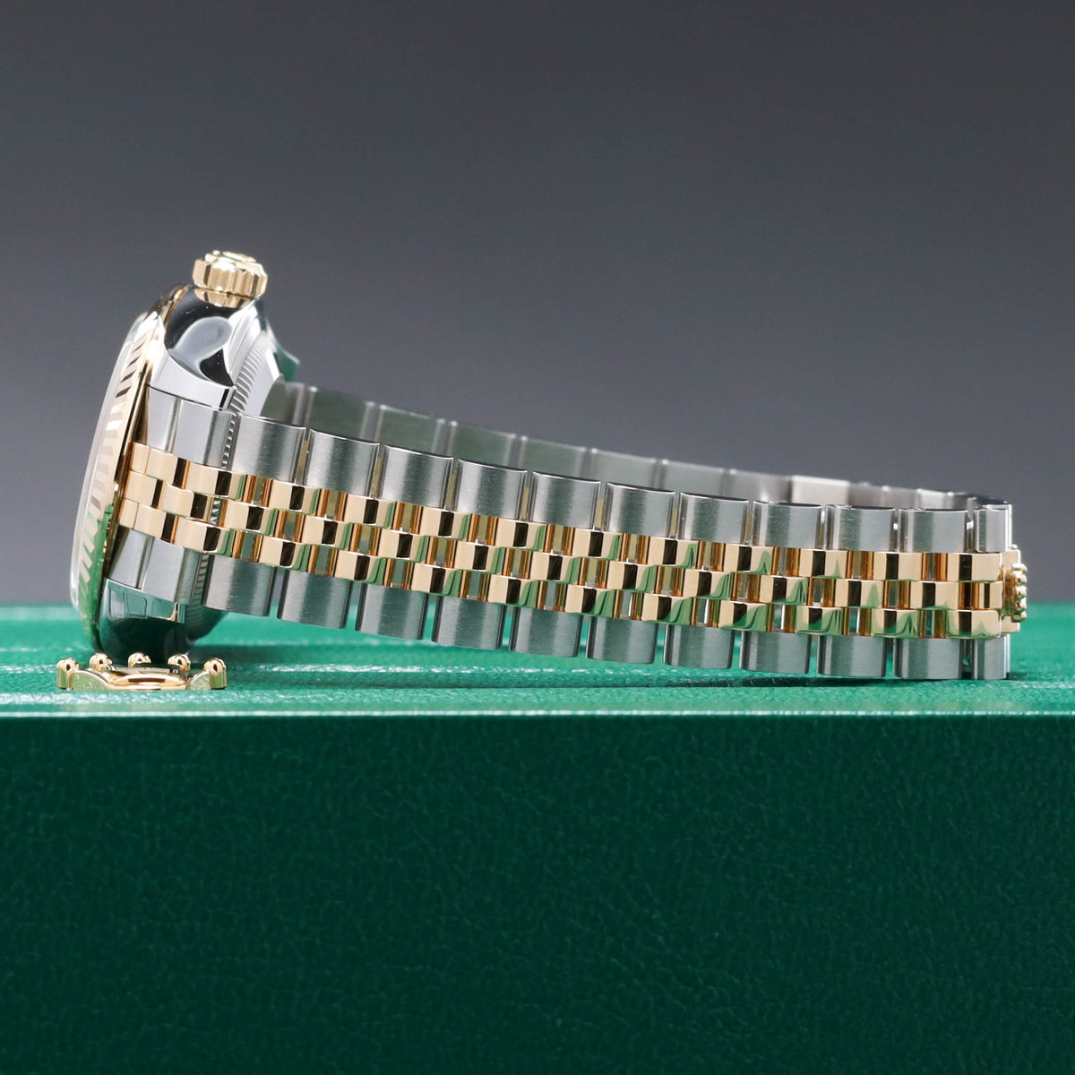Rolex Datejust 2026 Complete 28mm Oystersteel Yellow Gold Silver Star Diamond Dial Yellow Gold Fluted Bezel Jubilee Bracelet 279173