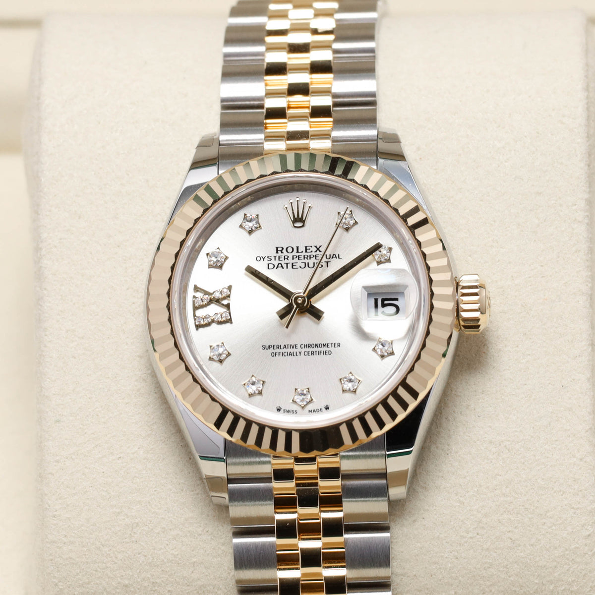 Rolex Datejust 2026 Complete 28mm Oystersteel Yellow Gold Silver Star Diamond Dial Yellow Gold Fluted Bezel Jubilee Bracelet 279173