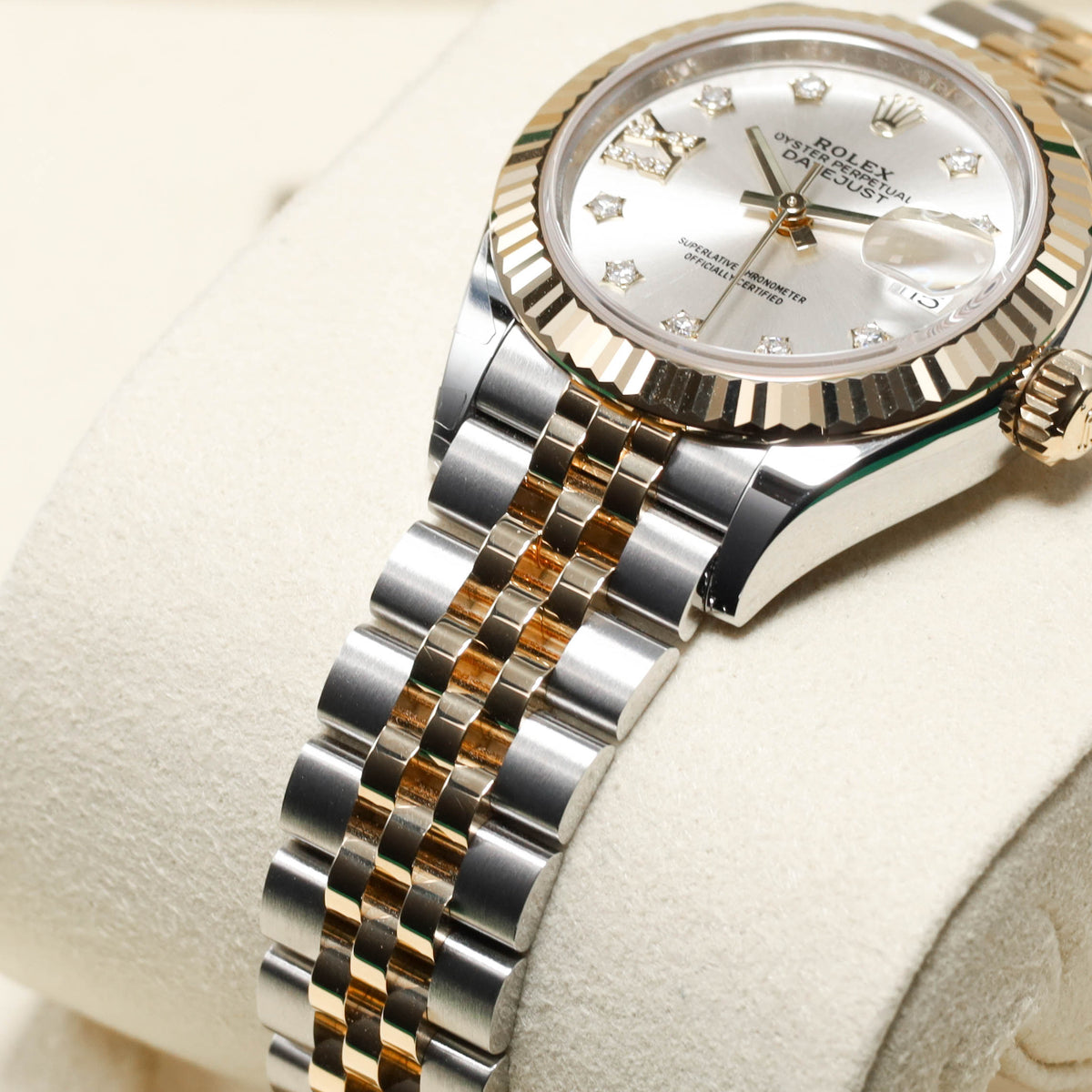 Rolex Datejust 2026 Complete 28mm Oystersteel Yellow Gold Silver Star Diamond Dial Yellow Gold Fluted Bezel Jubilee Bracelet 279173