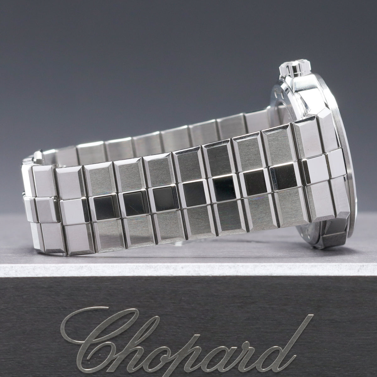 Chopard Alpine Eagle 2025 Complete 41mm Stainless Steel Teal with Roman Numerals Dial Stainless Steel Bezel Stainless Steel Integrated Bracelet 298600-3016