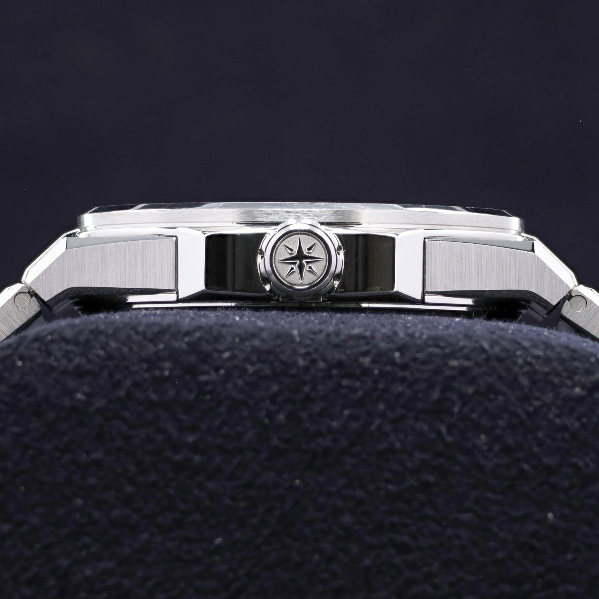 Chopard Alpine Eagle 2025 Complete 41mm Stainless Steel Teal with Roman Numerals Dial Stainless Steel Bezel Stainless Steel Integrated Bracelet 298600-3016