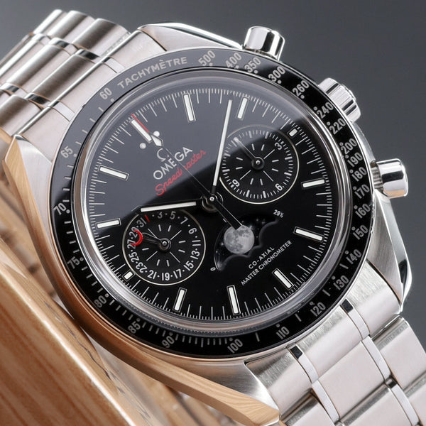 Omega Speedmaster Moonphase Moonwatch Moonphase 2023 Complete 44mm Steel Case Black Dial Black Ceramic Bezel Bracelet 304.30.44.52.01.001