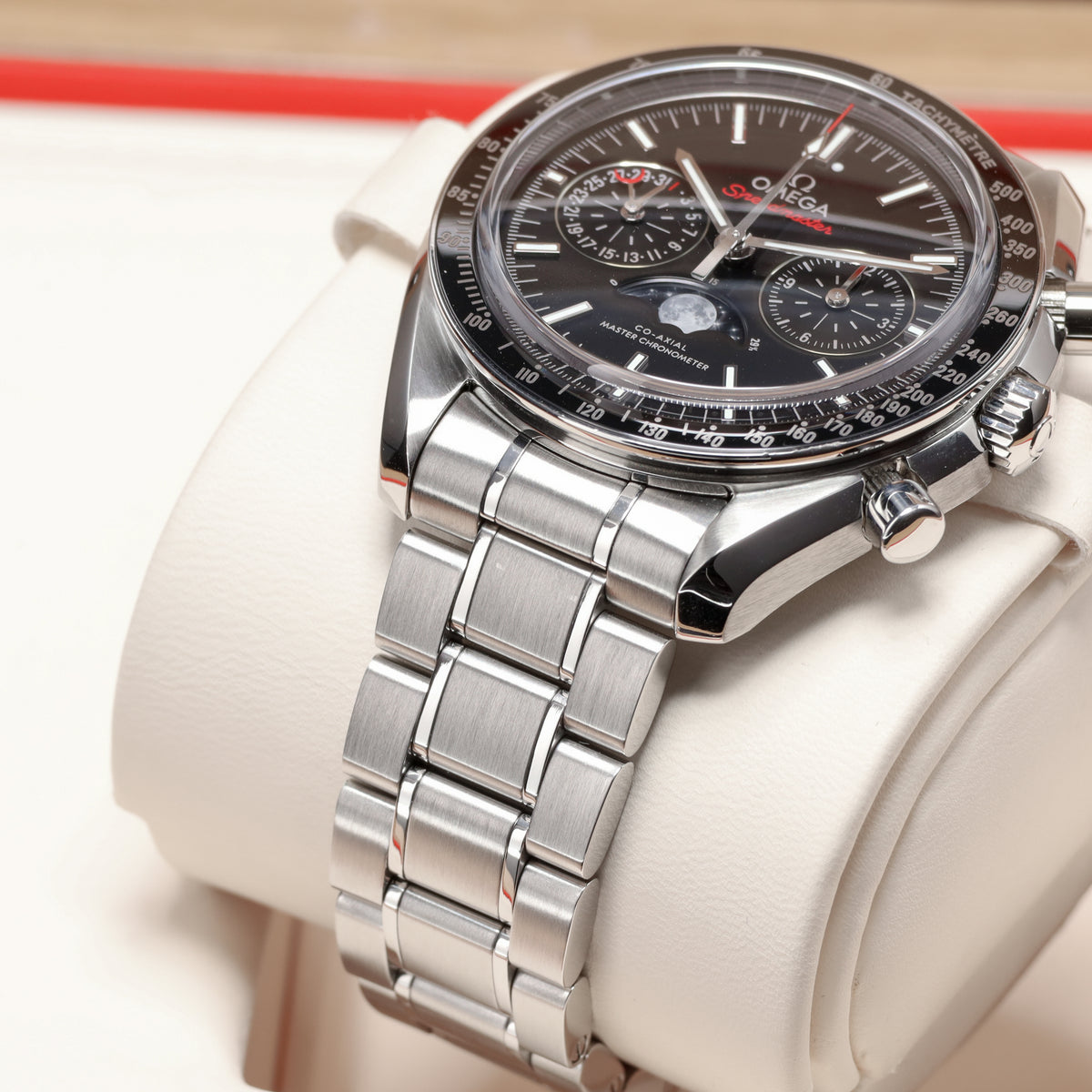 Omega Speedmaster Moonphase Moonwatch Moonphase 2023 Complete 44mm Steel Case Black Dial Black Ceramic Bezel Bracelet 304.30.44.52.01.001