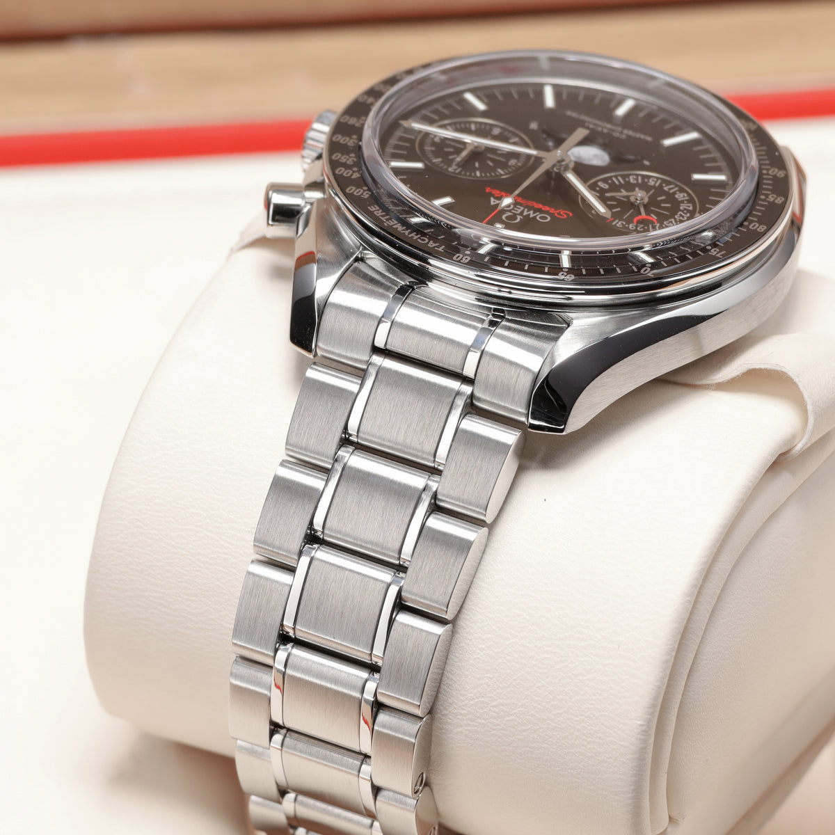 Omega Speedmaster Moonphase Moonwatch Moonphase 2023 Complete 44mm Steel Case Black Dial Black Ceramic Bezel Bracelet 304.30.44.52.01.001
