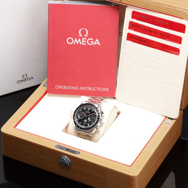 Omega Speedmaster Moonphase Moonwatch Moonphase 2023 Complete 44mm Steel Case Black Dial Black Ceramic Bezel Bracelet 304.30.44.52.01.001