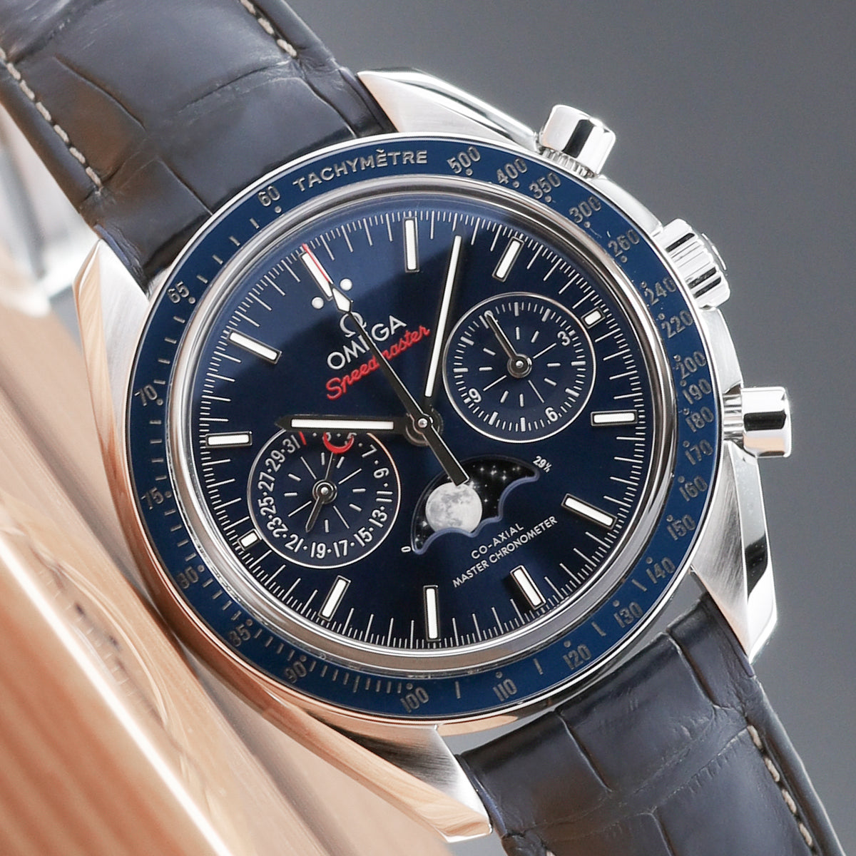 Omega Speedmaster Complete 2022 Stainless Steel : Blue Dial Ceramic Tachymeter Bezel Ceramic Tachymeter Bezel : Blue Leather Strap  304.33.44.52.03.001