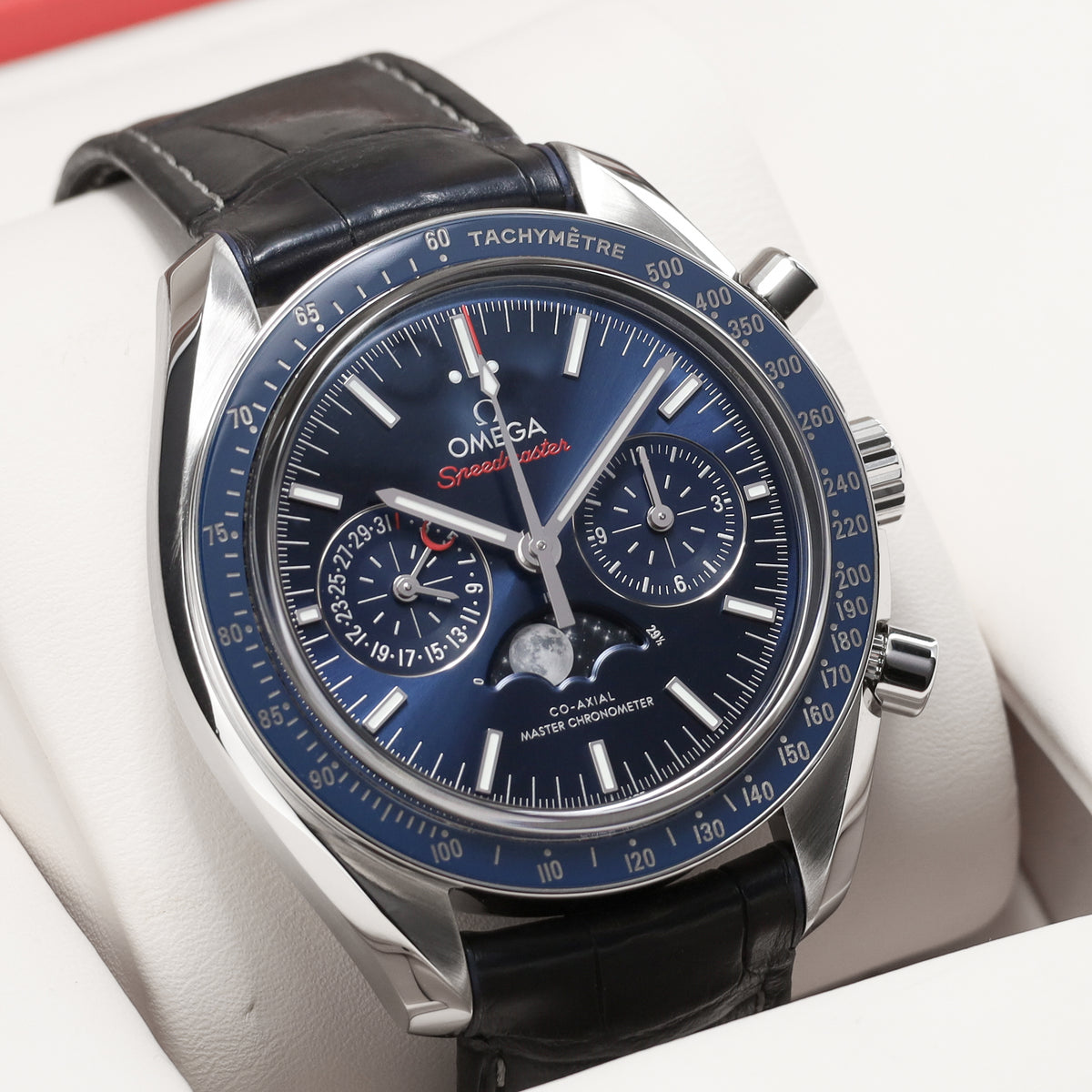 Omega Speedmaster Complete 2022 Stainless Steel : Blue Dial Ceramic Tachymeter Bezel Ceramic Tachymeter Bezel : Blue Leather Strap  304.33.44.52.03.001