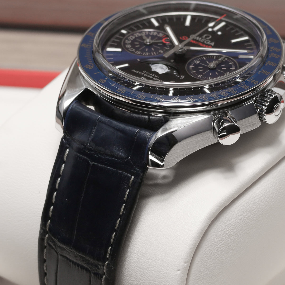 Omega Speedmaster Complete 2022 Stainless Steel : Blue Dial Ceramic Tachymeter Bezel Ceramic Tachymeter Bezel : Blue Leather Strap  304.33.44.52.03.001