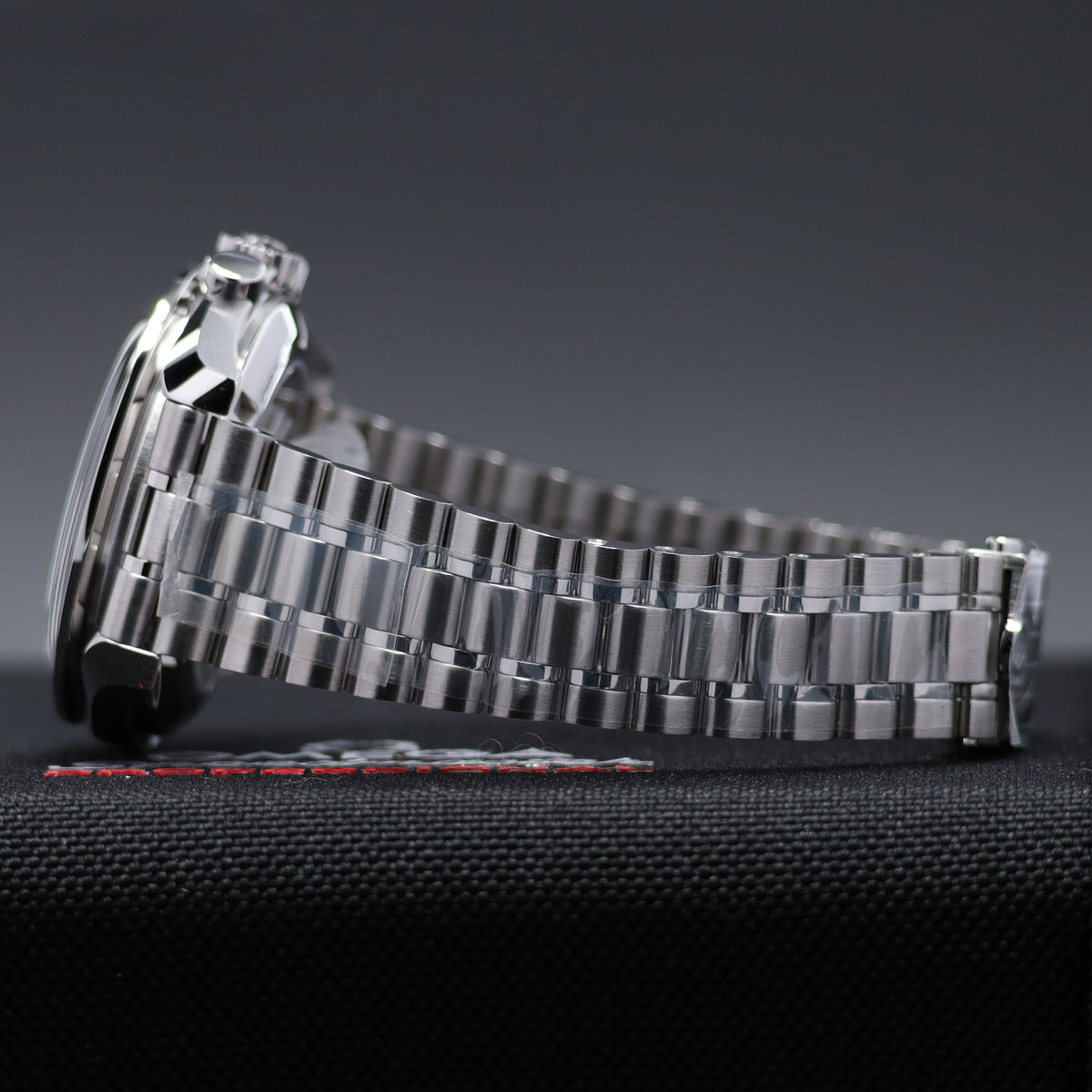Omega Speedmaster Reverse Panda 2026 Complete 42mm Stainless steel Black with white sub-dials Black anodized aluminum tachymeter bezel Stainless steel 310.30.42.50.01.004