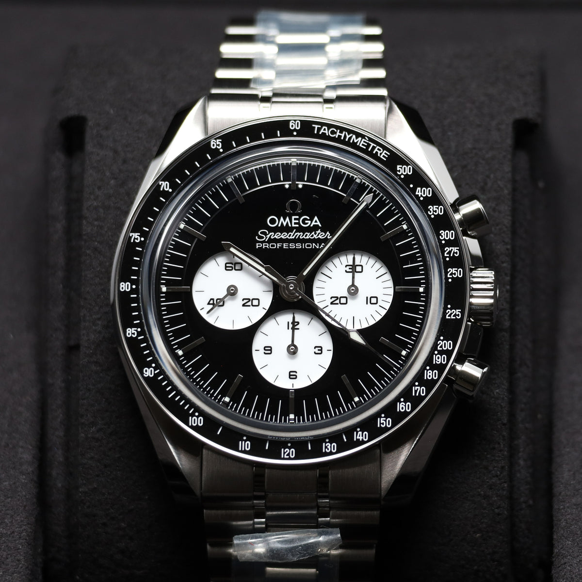 Omega Speedmaster Reverse Panda 2026 Complete 42mm Stainless steel Black with white sub-dials Black anodized aluminum tachymeter bezel Stainless steel 310.30.42.50.01.004