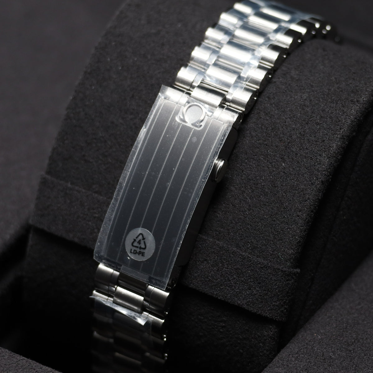 Omega Speedmaster Reverse Panda 2026 Complete 42mm Stainless steel Black with white sub-dials Black anodized aluminum tachymeter bezel Stainless steel 310.30.42.50.01.004