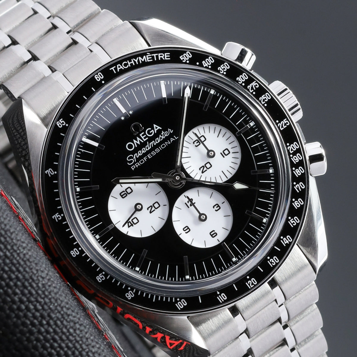 Omega SpeedMaster 2026 Complete 42mm Stainless Steel Black Lacquer with White Sub-Dials Black Ceramic Tachymeter Bezel : Stainless Steel Bracelet with Folding Clasp 310.30.42.50.01.004