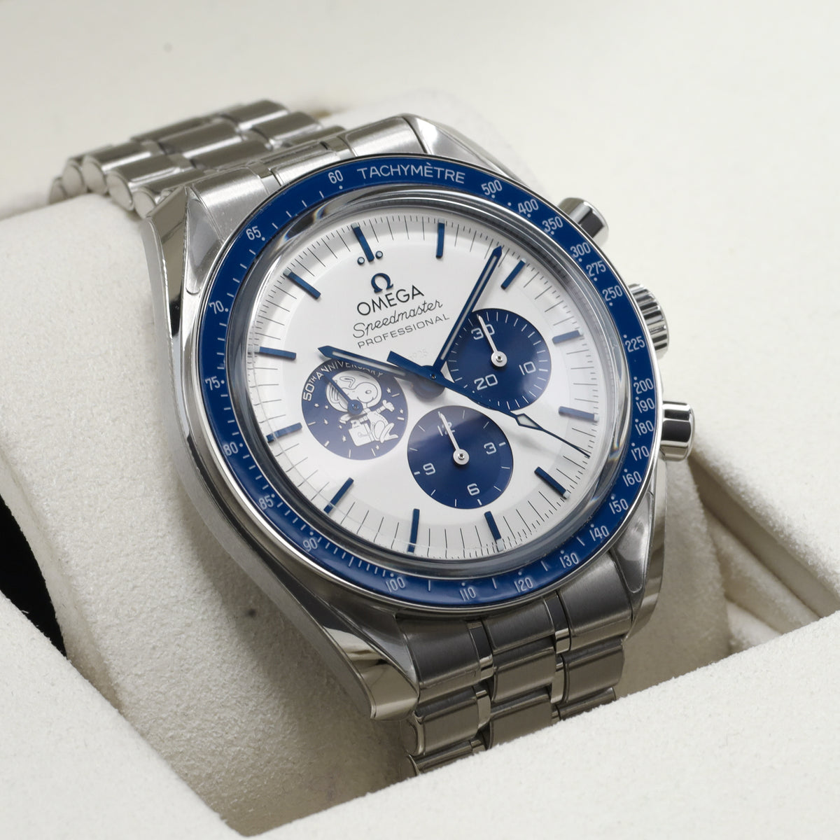 Omega Speedmaster Silver Snoopy Award 2024 Complete 42mm Steel Case White Blue Dial Blue Ceramic Bezel Bracelet310.32.42.50.02.001