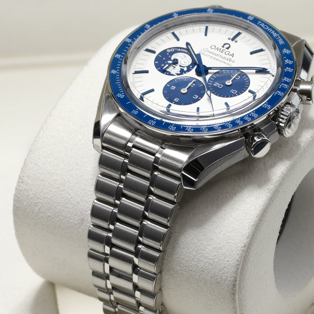 Omega Speedmaster Silver Snoopy Award 2024 Complete 42mm Steel Case White Blue Dial Blue Ceramic Bezel Bracelet310.32.42.50.02.001