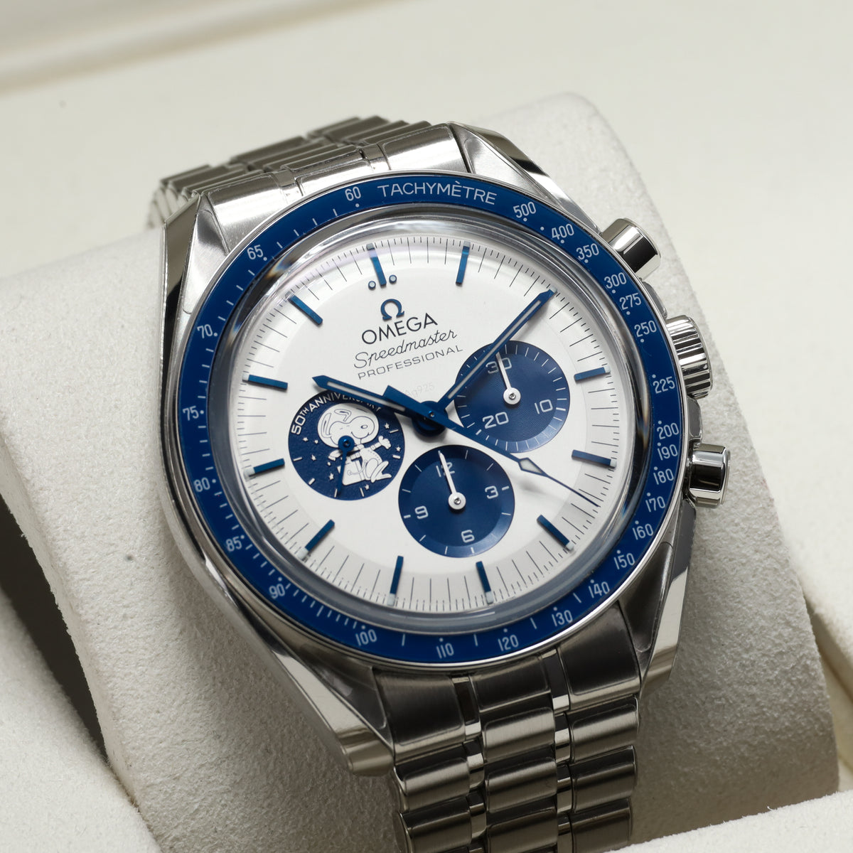 Omega Speedmaster Snoopy 2024 Complete 42mm Steel Case Silver-White With Blue Accents Dial Blue Ceramic Tachymeter Bezel Steel Bracelet 310.32.42.50.02.001