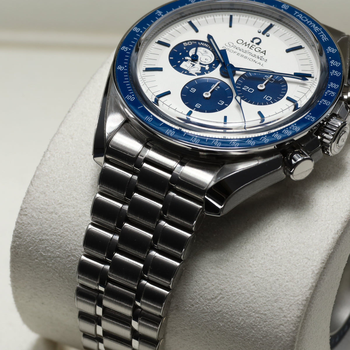Omega Speedmaster Snoopy 2024 Complete 42mm Steel Case Silver-White With Blue Accents Dial Blue Ceramic Tachymeter Bezel Steel Bracelet 310.32.42.50.02.001