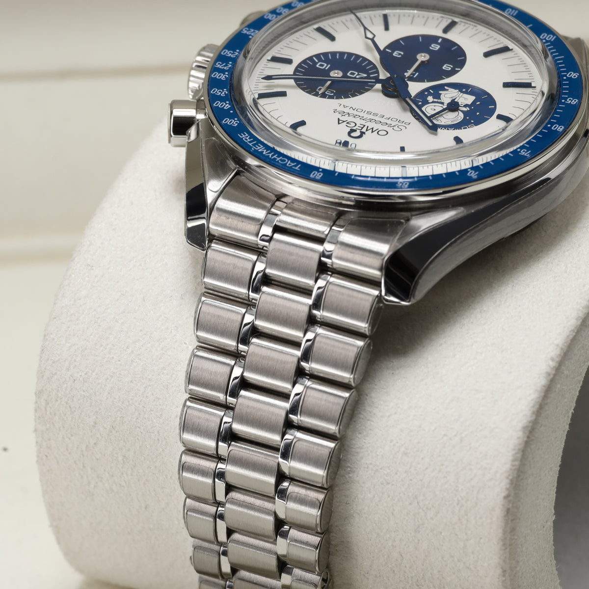 Omega Speedmaster Snoopy 2024 Complete 42mm Steel Case Silver-White With Blue Accents Dial Blue Ceramic Tachymeter Bezel Steel Bracelet 310.32.42.50.02.001