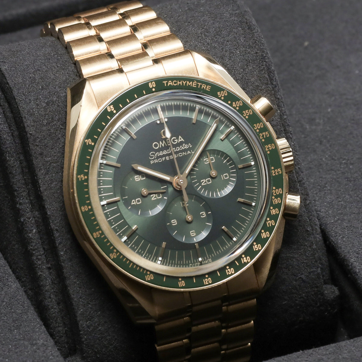 Omega Speedmaster 2022 Complete 42mm 18k Moonshine Gold Green Dial Ceramic Tachymeter Bezel 18k Moonshine Gold Bracelet 310.60.42.50.10.001