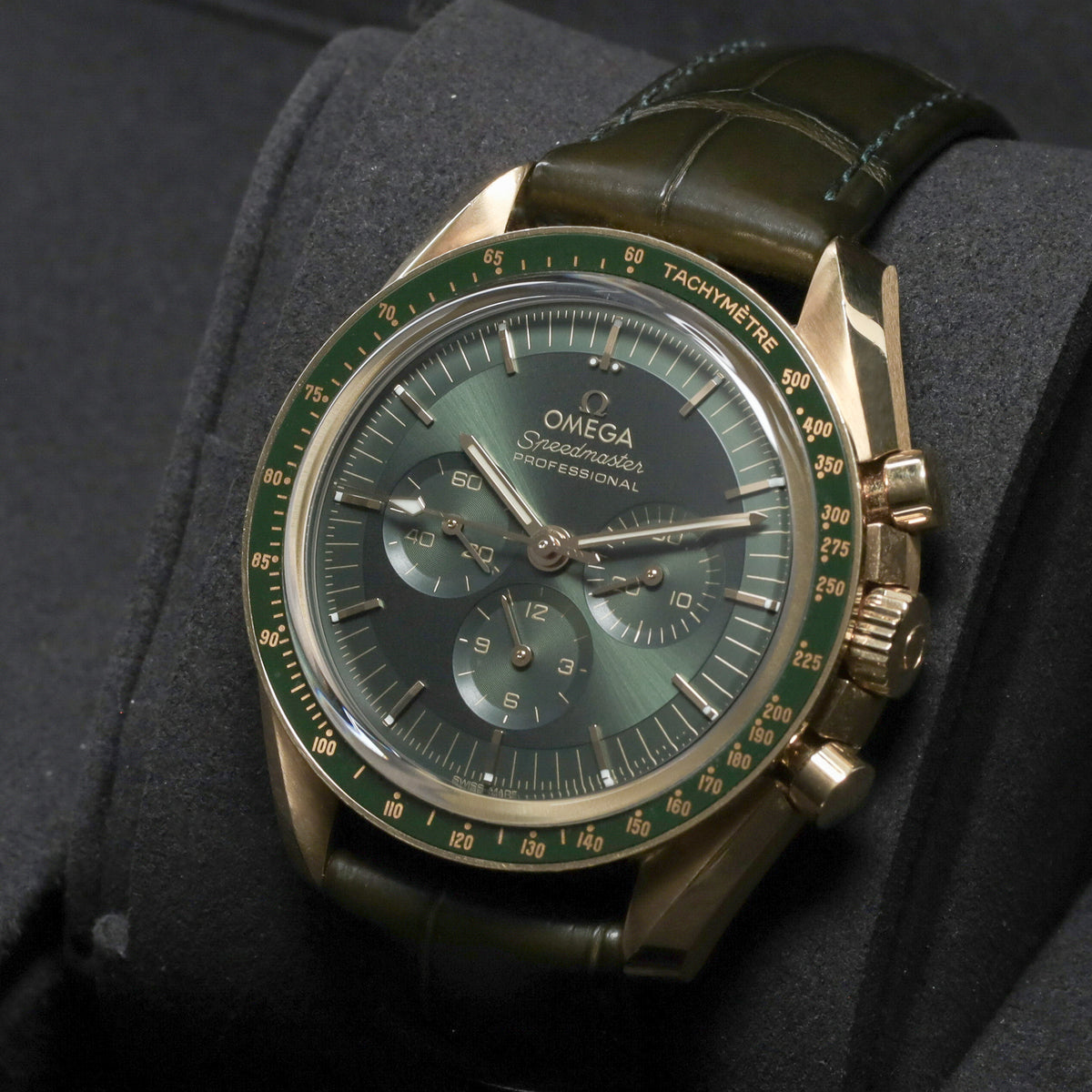 Omega Speedmaster Complete 42mm 18k Moonshine Gold Green Dial Green Ceramic Tachymeter Bezel Green Leather 310.63.42.50.10.001