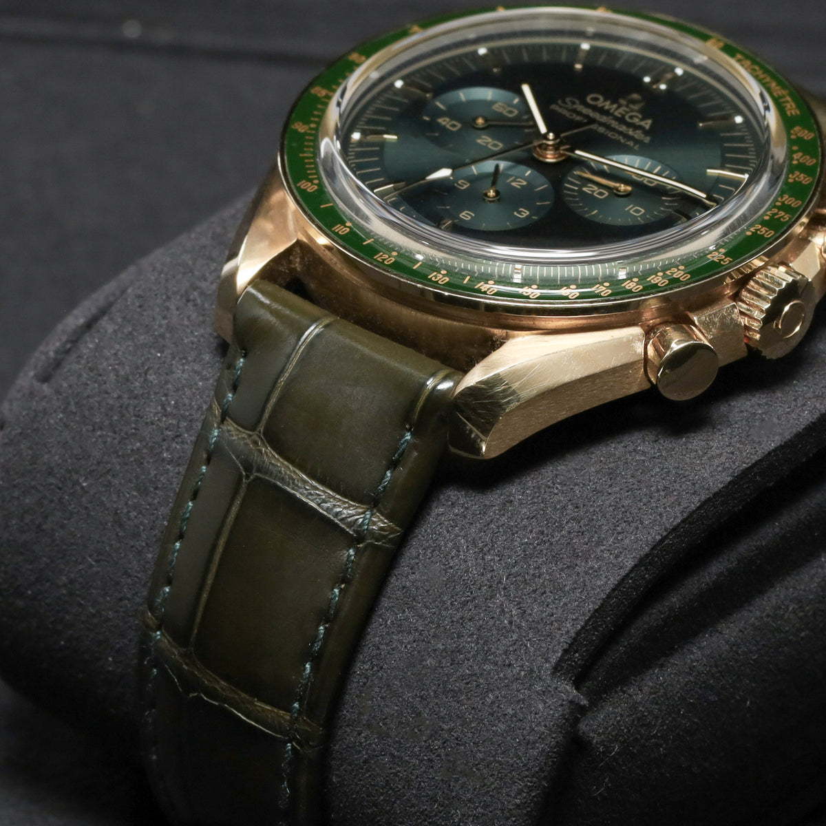Omega Speedmaster Complete 42mm 18k Moonshine Gold Green Dial Green Ceramic Tachymeter Bezel Green Leather 310.63.42.50.10.001