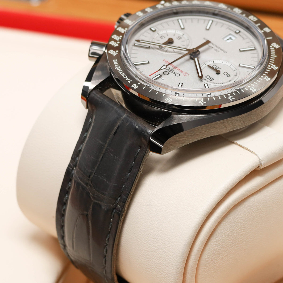 Omega Speedmaster Grey Side Of The Moon 44.25mm Grey Ceramic Platinum/Grey Dial Grey Ceramic Tachymeter Bezel Grey Leather Strap 311.93.44.51.99.002