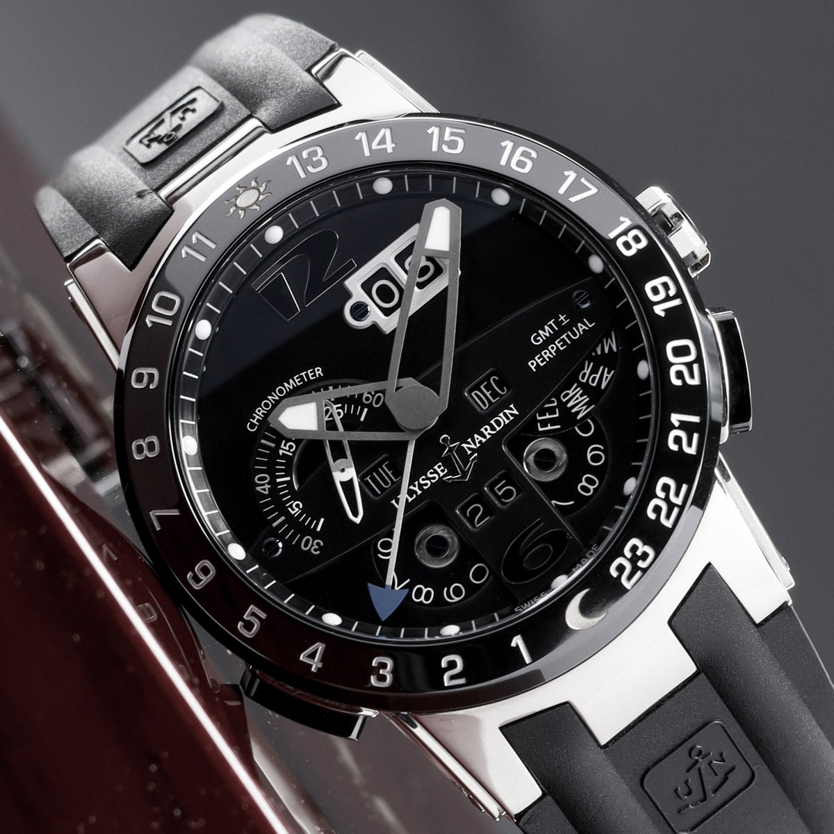 Ulysse Nardin El Toro Complete 43mm Stainless Steel Black Dial Stainless Steel Rubber Strap 320-00