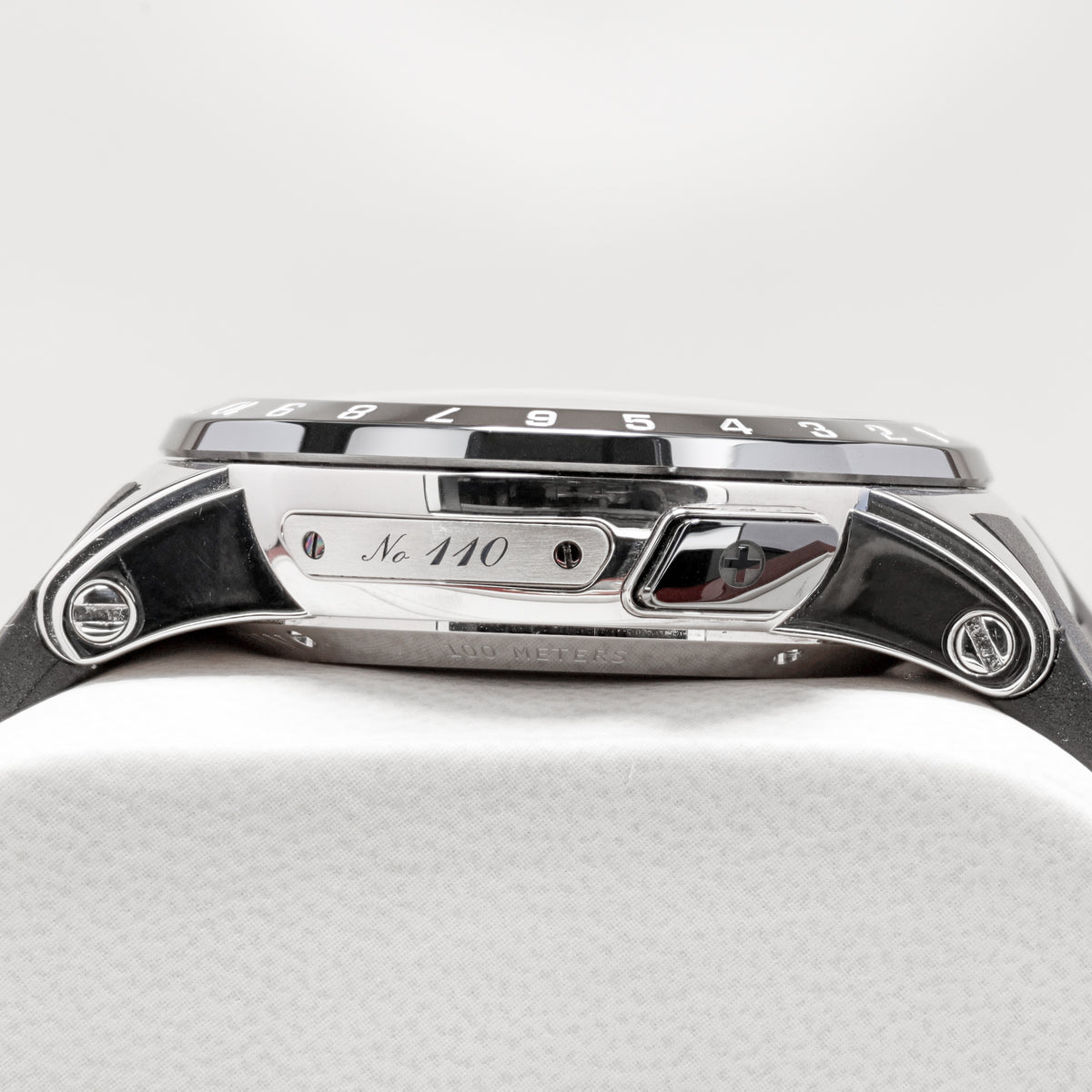 Ulysse Nardin El Toro Complete 43mm Stainless Steel Black Dial Stainless Steel Rubber Strap 320-00