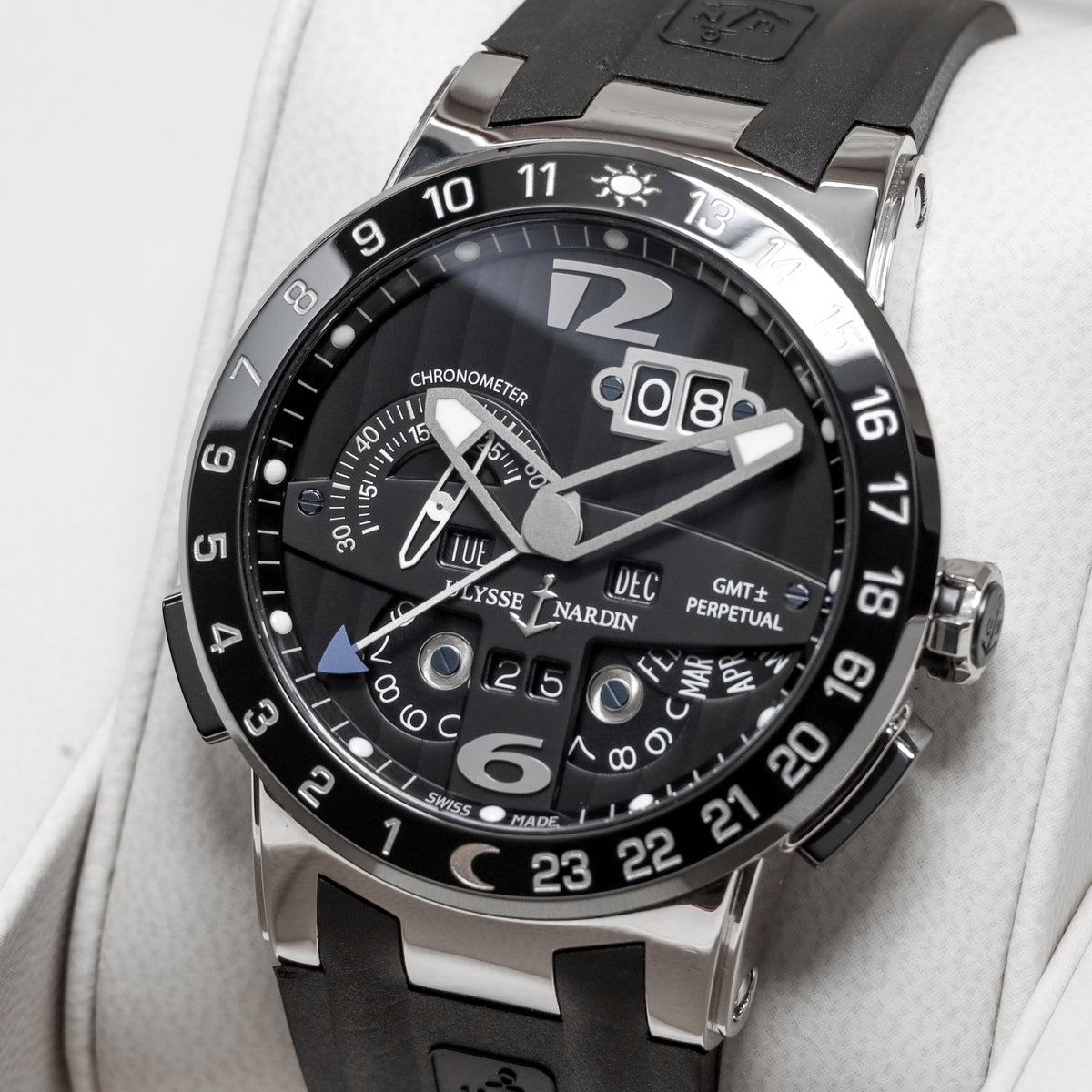 Ulysse Nardin El Toro Complete 43mm Stainless Steel Black Dial Stainless Steel Rubber Strap 320-00