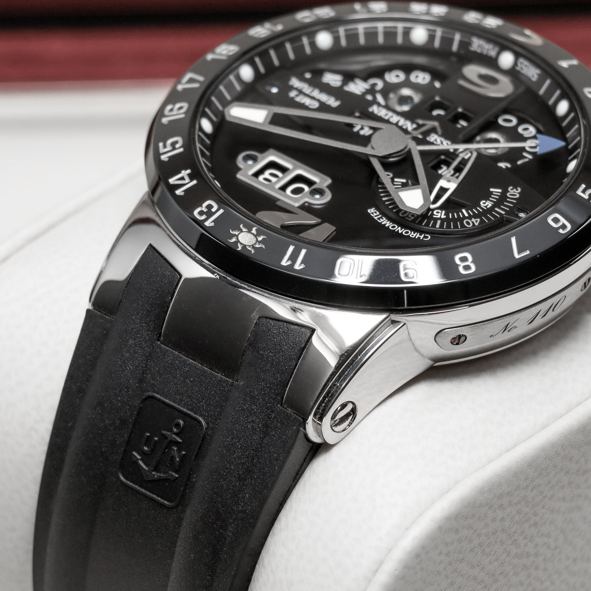 Ulysse Nardin El Toro Complete 43mm Stainless Steel Black Dial Stainless Steel Rubber Strap 320-00
