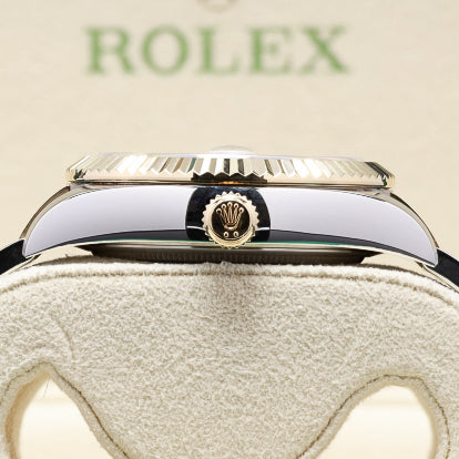 Rolex Sky Dweller Complete 42mm Oystersteel and Yellow Gold White Dial Yellow Gold Fluted Bezel Two-Tone Oyster Bracelet 326933