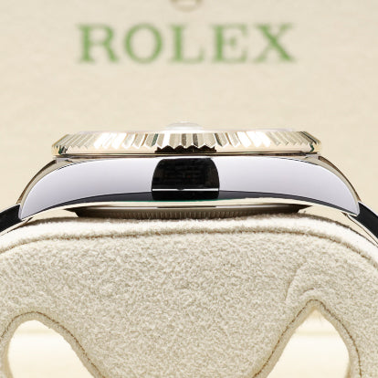 Rolex Sky Dweller Complete 42mm Oystersteel and Yellow Gold White Dial Yellow Gold Fluted Bezel Two-Tone Oyster Bracelet 326933