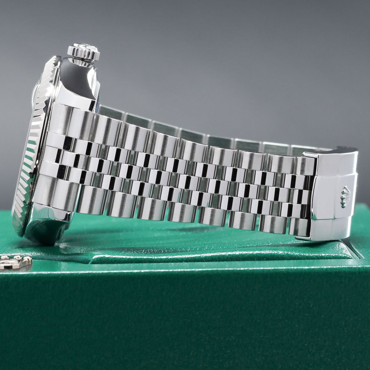 Rolex Sky Dweller 2024 42mm Oystersteel Stainless Steel & 18K White Gold Bright Black Dial 18K White Gold Fluted Ring Command Bezel Oystersteel Stainless Steel Jubilee Bracelet 336934