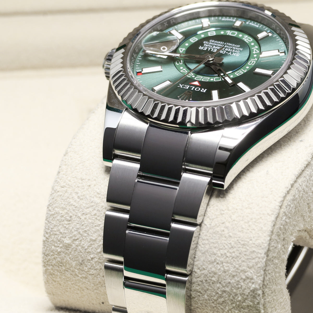 Rolex Sky Dweller 2024 Complete 42mm Oystersteel Green Dial Fluted Bezel Oyster Bracelet 336934