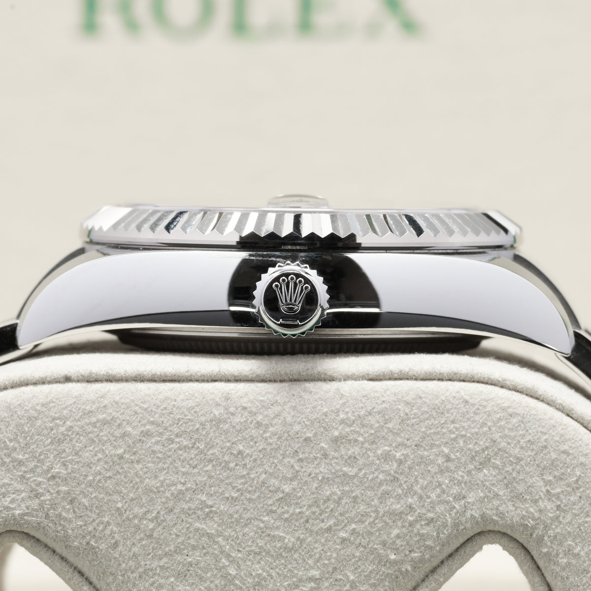 Rolex Sky Dweller 2025 Complete 42mm Oystersteel and White Gold Black Dial White Gold Fluted Ring Command Bezel Oystersteel Oyster Bracelet with Folding Oysterclasp 336934
