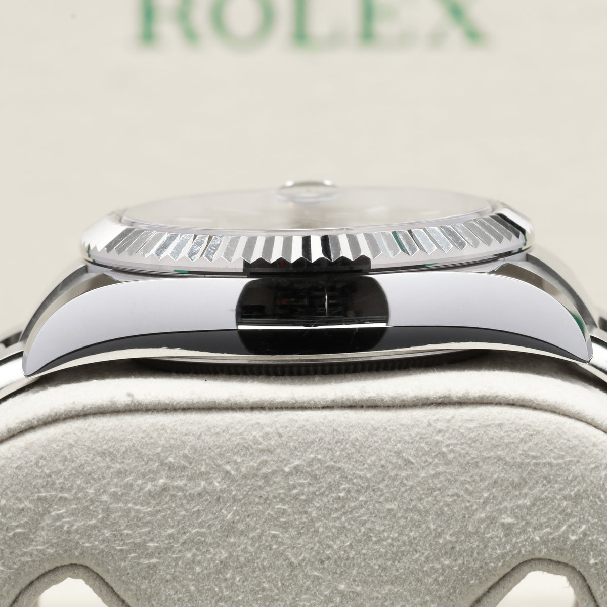 Rolex Sky Dweller 2025 Complete 42mm Oystersteel and White Gold Black Dial White Gold Fluted Ring Command Bezel Oystersteel Oyster Bracelet with Folding Oysterclasp 336934