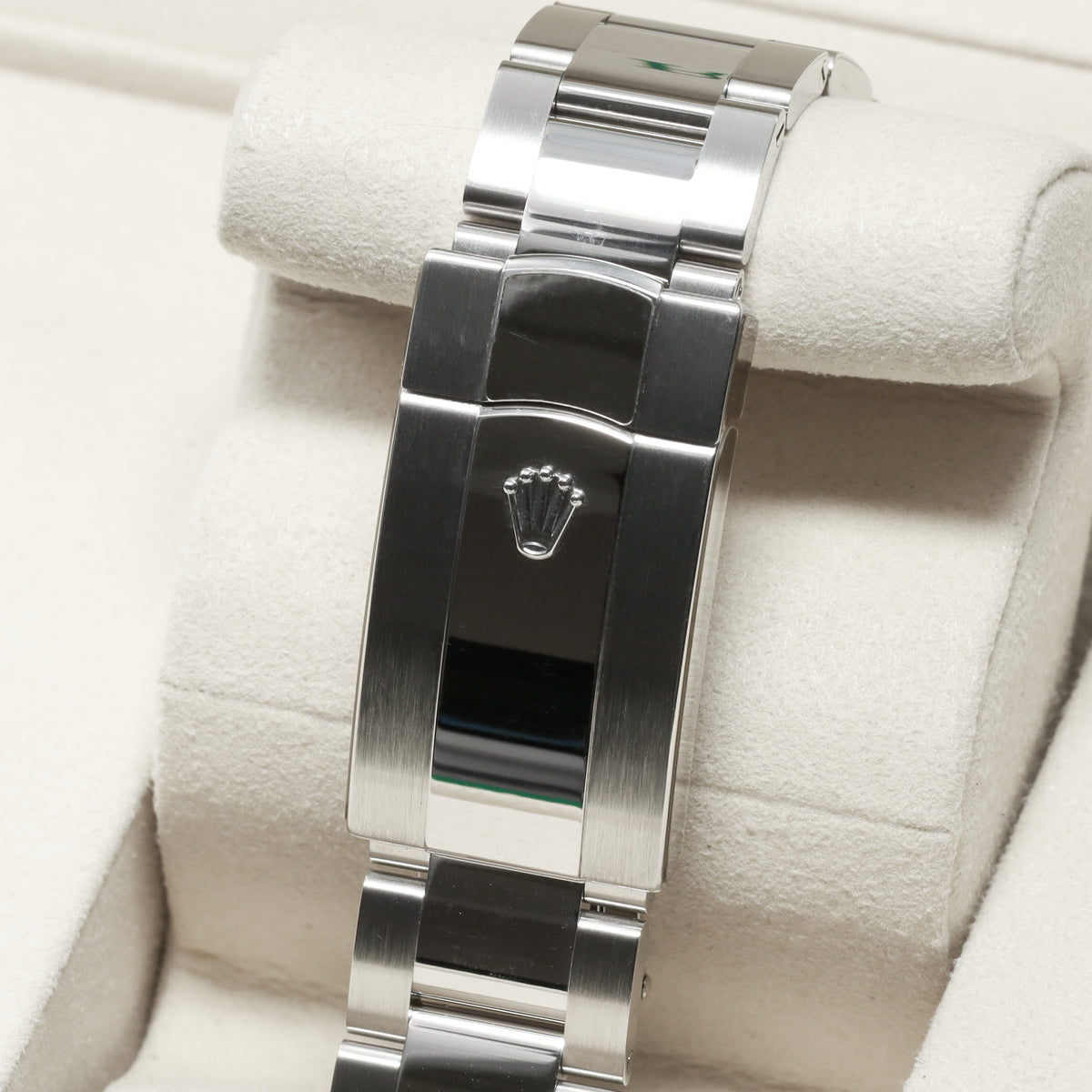 Rolex Sky Dweller 2025 Complete 42mm Oystersteel and White Gold Black Dial White Gold Fluted Ring Command Bezel Oystersteel Oyster Bracelet with Folding Oysterclasp 336934