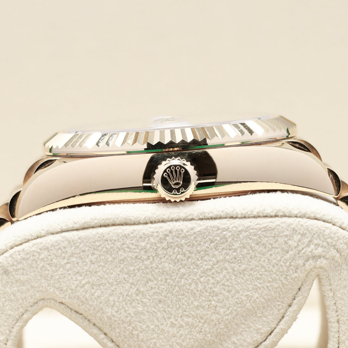 Rolex Sky Dweller Complete 2024 18k Yellow Gold White Dial 18k Yellow Gold Fluted Ring Command Bezel 18k Yellow Gold Jubilee Bracelet 336938