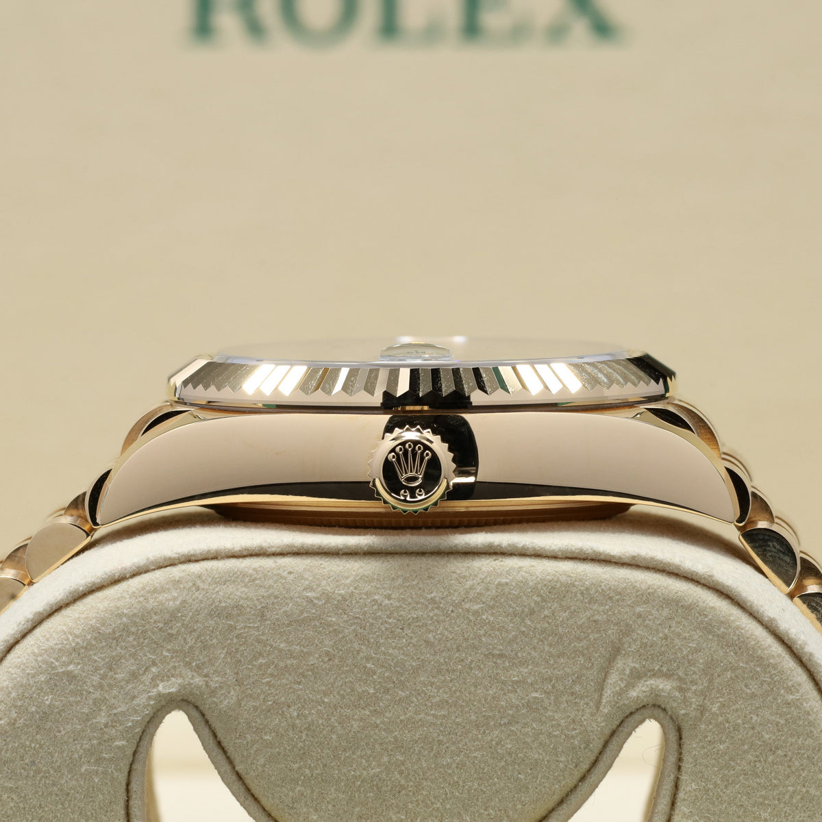 Rolex Sky Dweller 2025 Complete 42mm Yellow Gold Green Dial Gold Fluted Bezel Jubilee Bracelet 336938