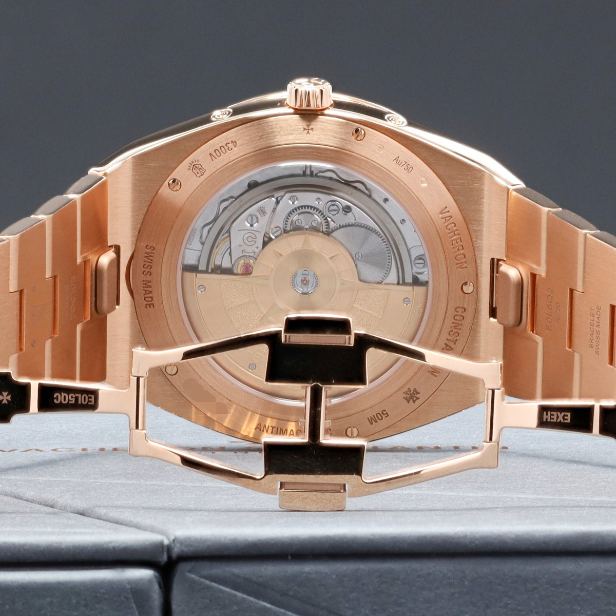 Vacheron Constantin Overseas 2025 Complete 41.5mm 18k Rose Gold Case Champagne Dial 18k Rose Gold Bezel 18k Rose Gold Bracelet 4300V