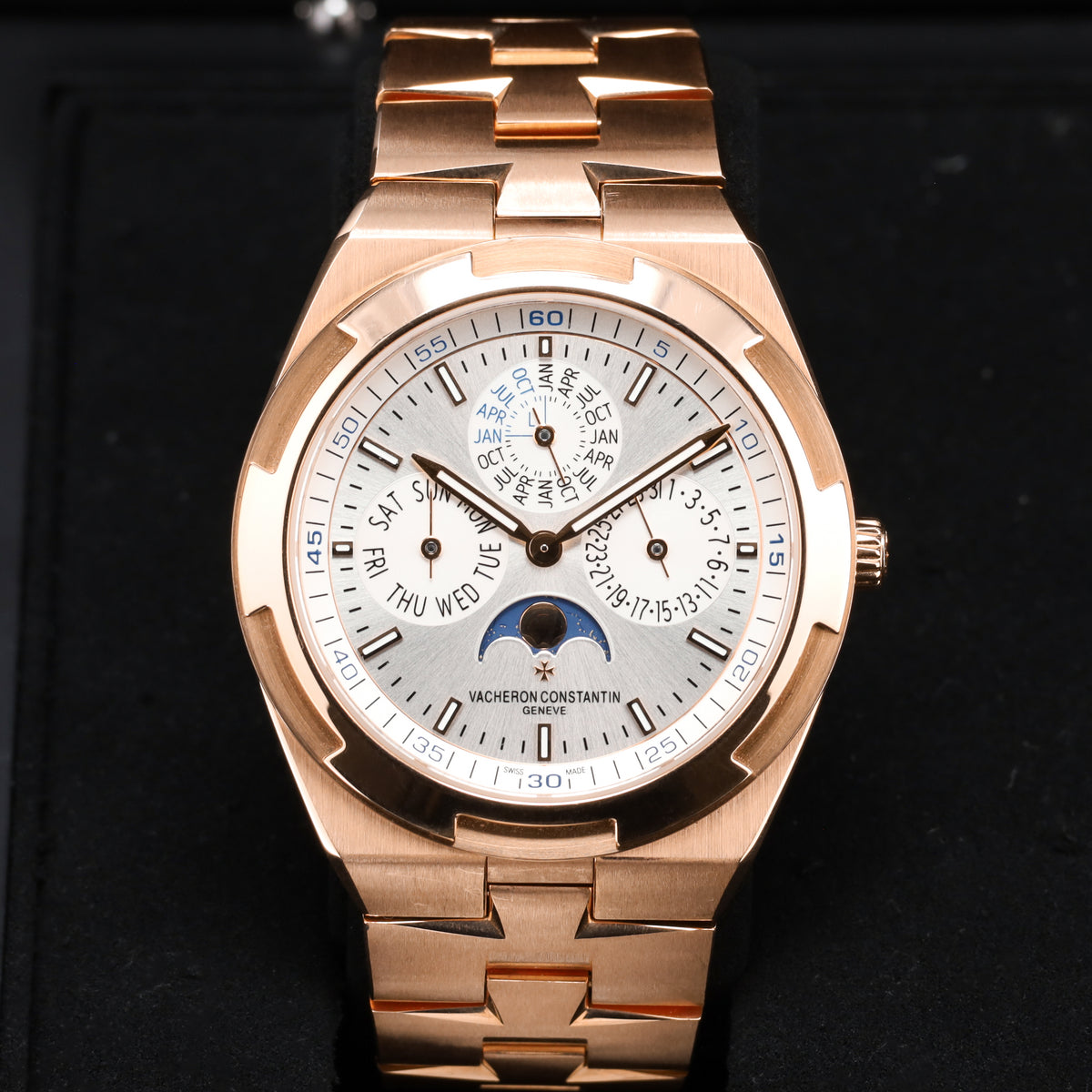 Vacheron Constantin Overseas 2020 Complete 41.5mm 18k Rose Gold Silver Dial 18k Rose Gold Bezel 18k Rose Gold Integrated Bracelet with Folding Clasp 4300V/120R-B064